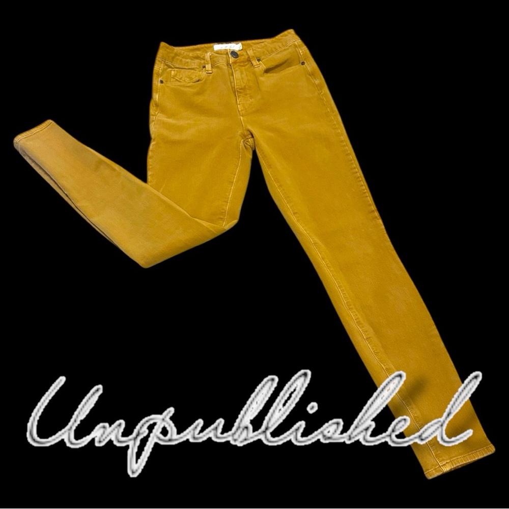 EUC Unpublished Skinny Straight High Rise Ankle Jeans in Mustard. Size 24 👖